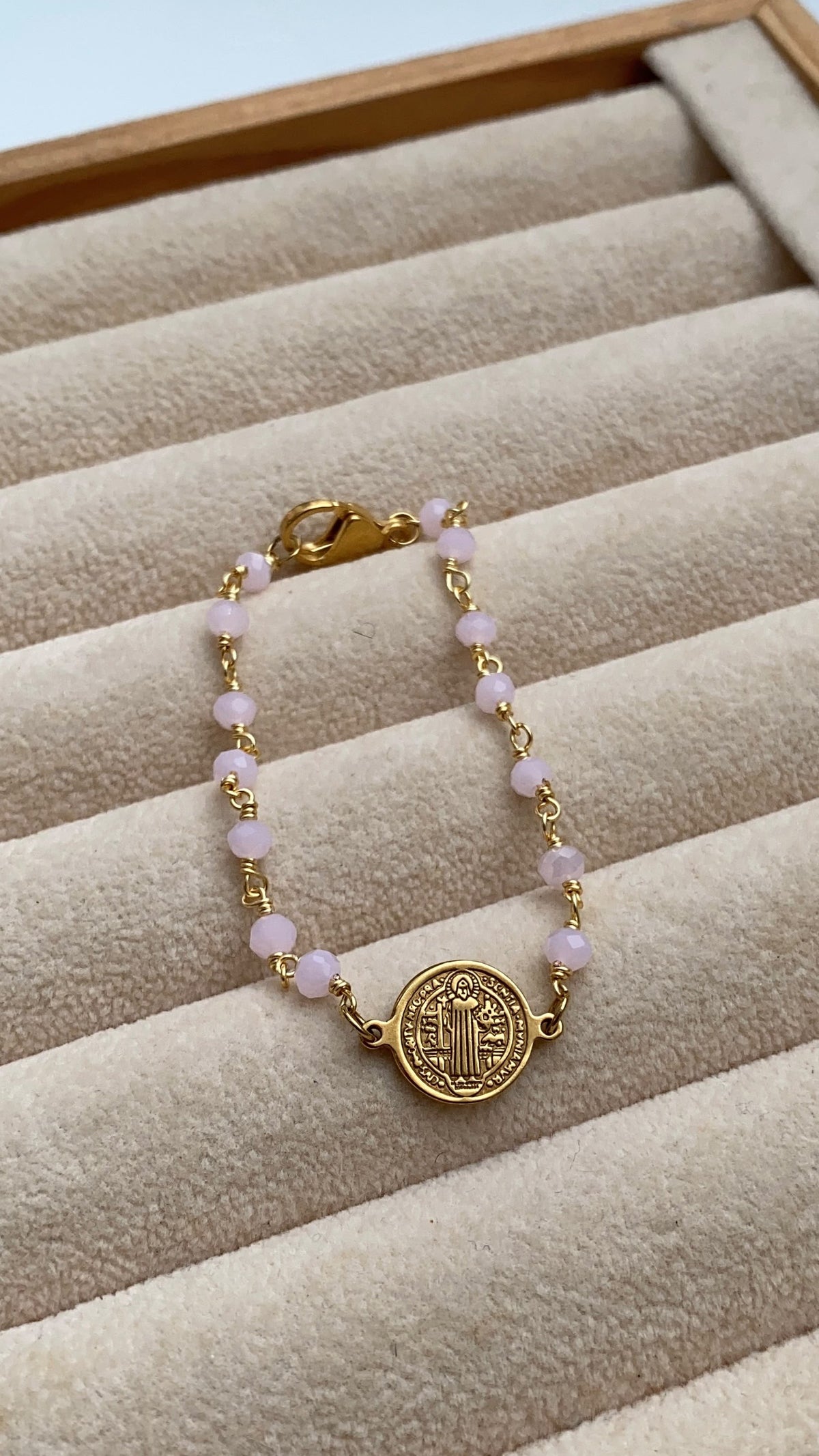 Pulsera entorchada con dije San Benito
