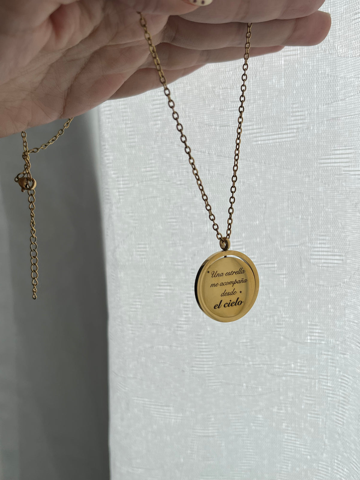 Collar giratorio grabado
