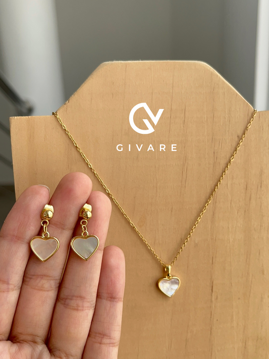 Conjunto de cadena y aretes "corazón perlado"